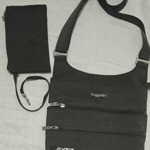 Baggallini CHARCOAL GRAY Crossbody Bag WITH WALLET PERFECT CONDITION PURPLE LINE
